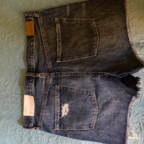 American Eagle Boyfriend Shorts Mid-Length - Picture 2 of 2